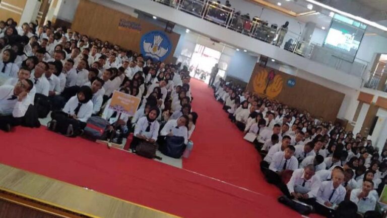Universitas Singaperbangsa Karawang, Kenalkan 3 Materi Di Hari Pertama PKKMB