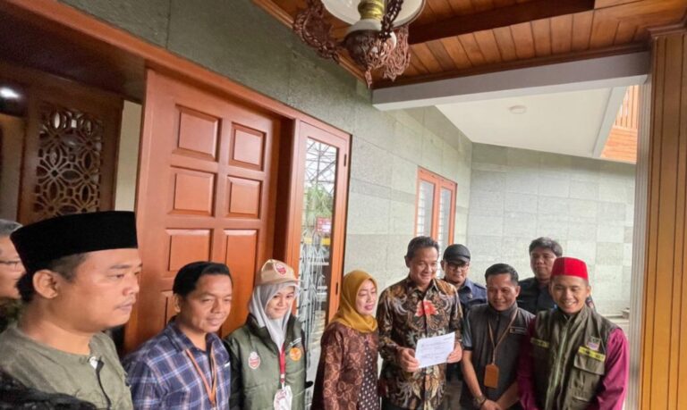 KPU Kabupaten Bekasi Lakukan Coklit Di Rumah Kedismanan DKPP RI