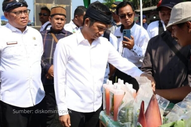 Pemkab Purwakarta Hadirkan Layanan Publik Keliling di Desa Kutamanah, Bupati Saepul Bahri Binzein Tinjau Langsung