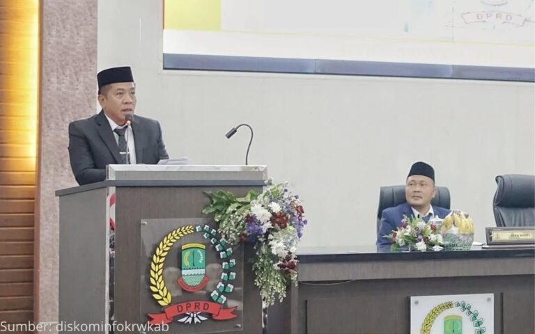 Momentum HUT ke-80 RI, Bupati-Wabup Karawang Ikuti Rapat Paripurna DPRD
